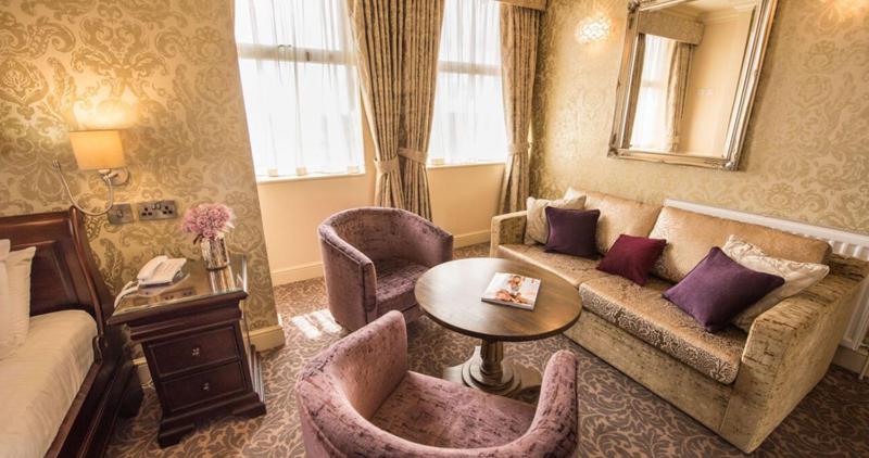 Executive Suite image 4