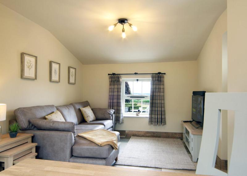 One-Bedroom Cottage (The Piggery) image 2