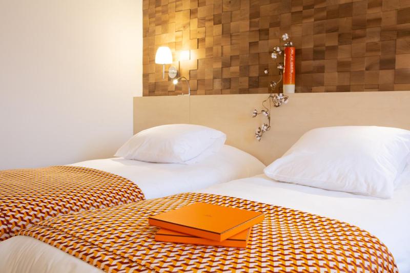 Twin Room image 3
