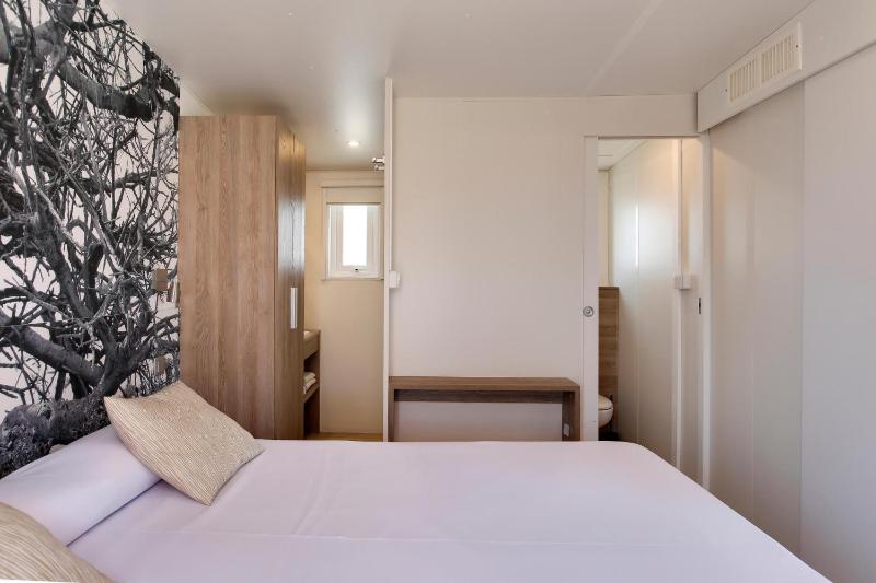 Three-Bedroom Bungalow image 2