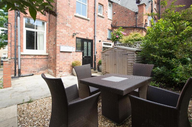 Albany House by Harrogate Serviced Apartments - image 20