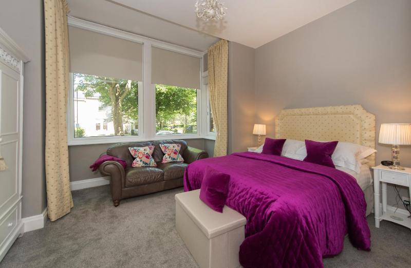 Albany House by Harrogate Serviced Apartments - image 6
