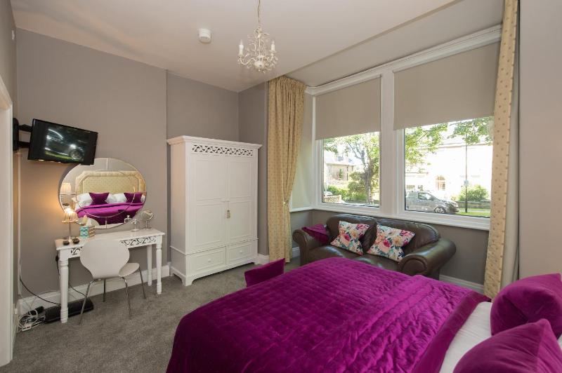 Albany House by Harrogate Serviced Apartments - image 14