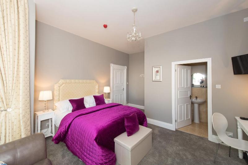 Albany House by Harrogate Serviced Apartments - image 17