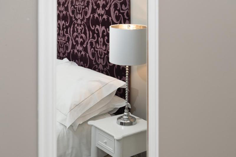 Albany House by Harrogate Serviced Apartments - image 8