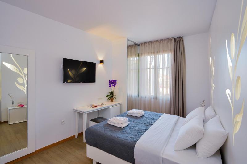Elia Portou Luxury Residence - image 2