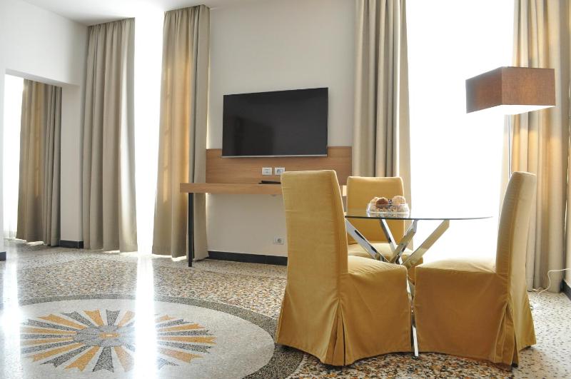 HNN Luxury Suites - image 42