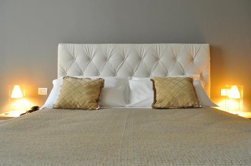 HNN Luxury Suites - image 22