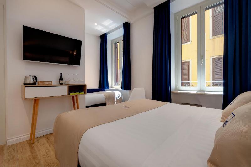 Standard Triple Room image 4
