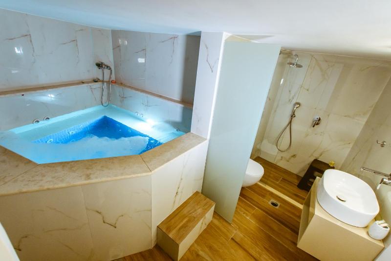 Konmari Boutique Suites - image 35