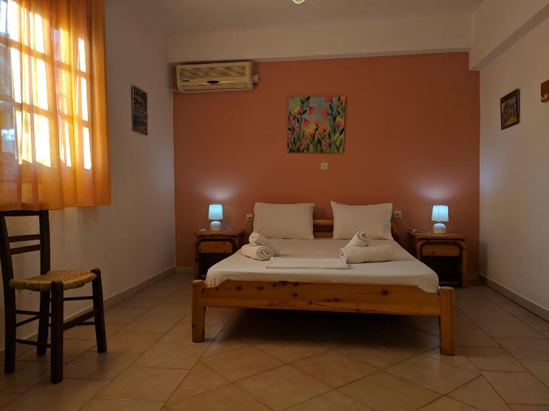 Basic Triple Room image 4