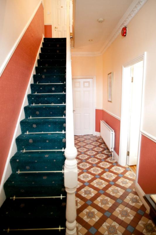 Griffin Lodge Guesthouse - image 15