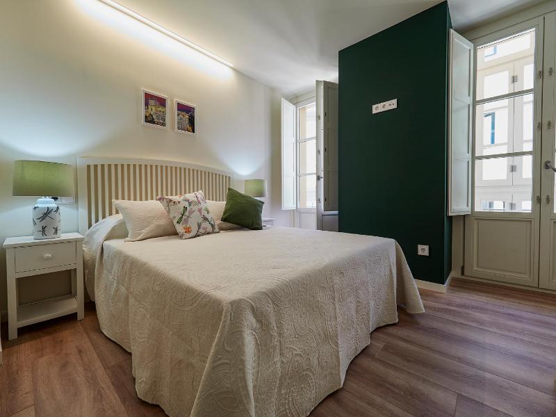 One-Bedroom Apartment image 1