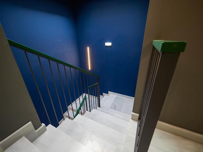 One-Bedroom Apartment image 2