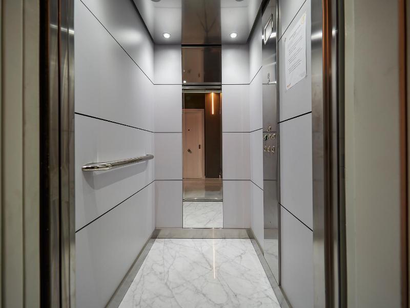 One-Bedroom Apartment image 3