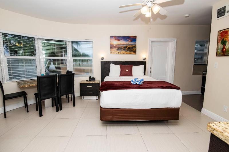 Deluxe Suite image 3