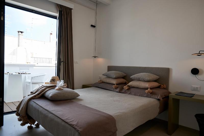 Double Room with Spa Bath image 1