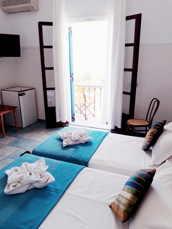 Double or Twin Room image 3