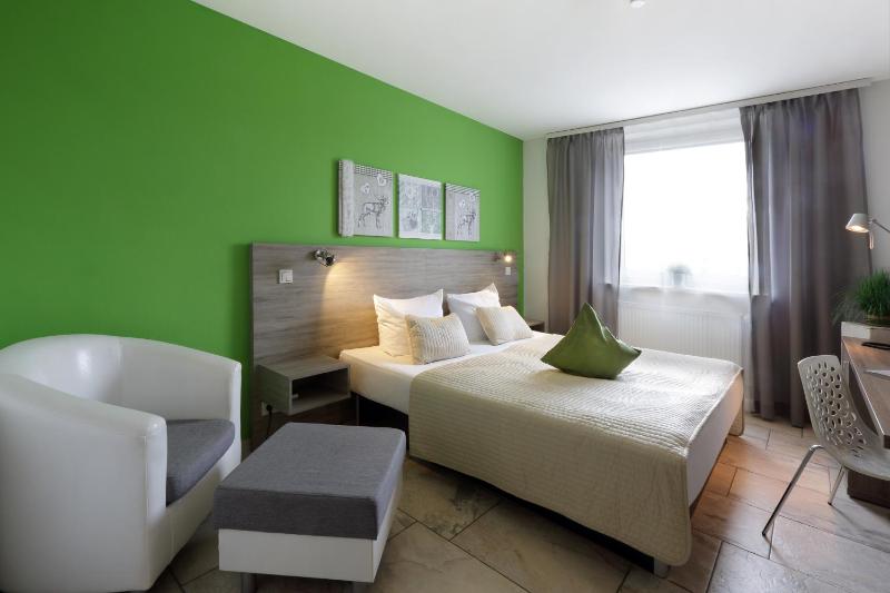 Double Room image 3