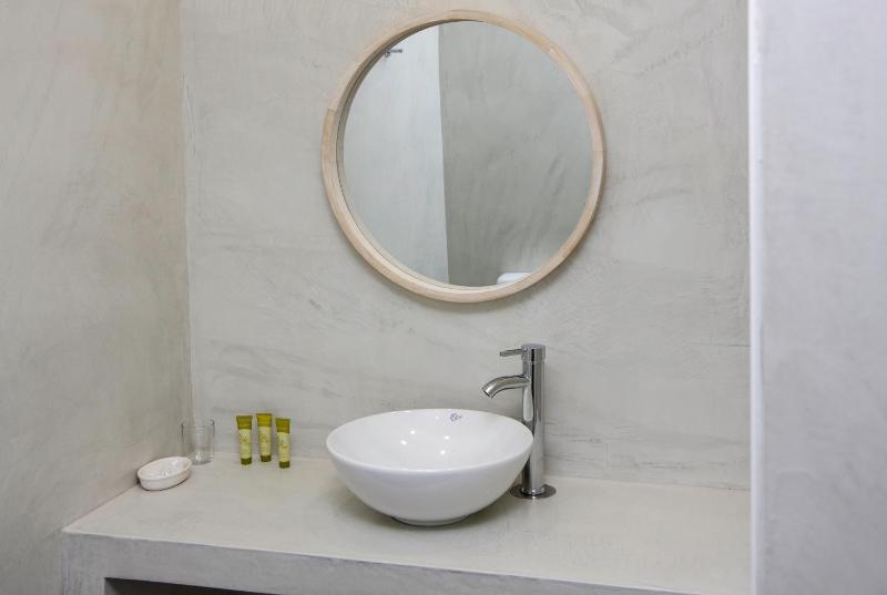 Double or Twin Room with Swimming Pool Access image 3