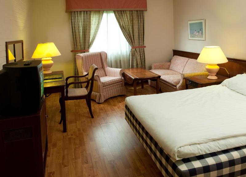 Single Room - Non-Smoking image 3