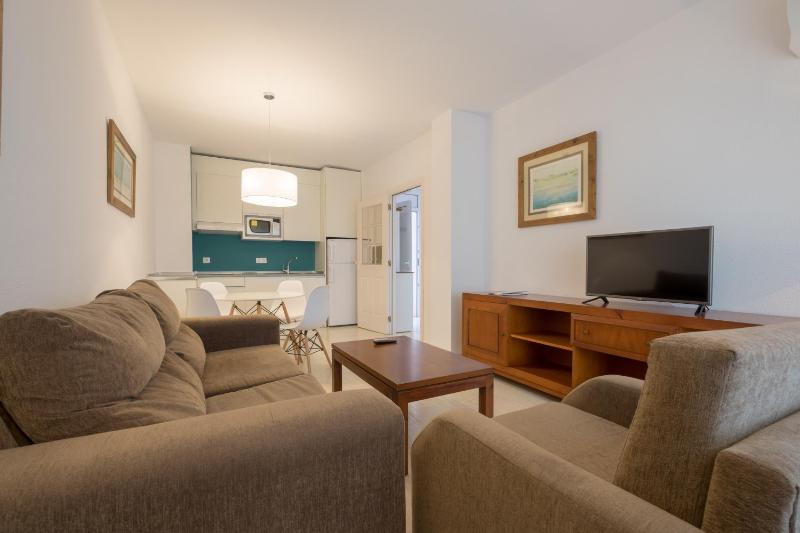 Apartment side sea view image 4