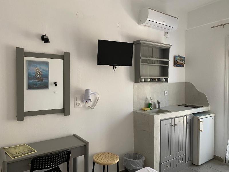 Apartment (3 Adults) image 3