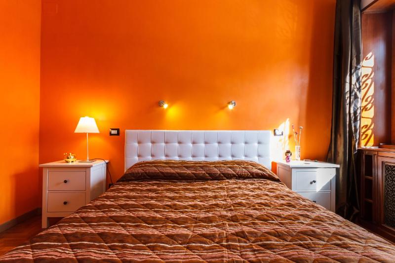 Double Room with External Private Bathroom image 3