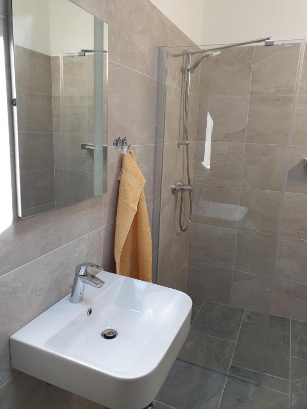 One-Bedroom House image 3