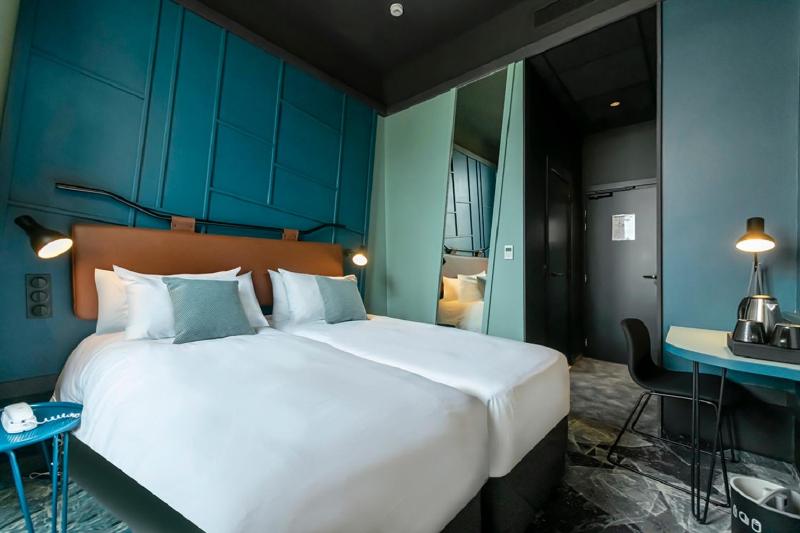 Standard Twin Room image 2