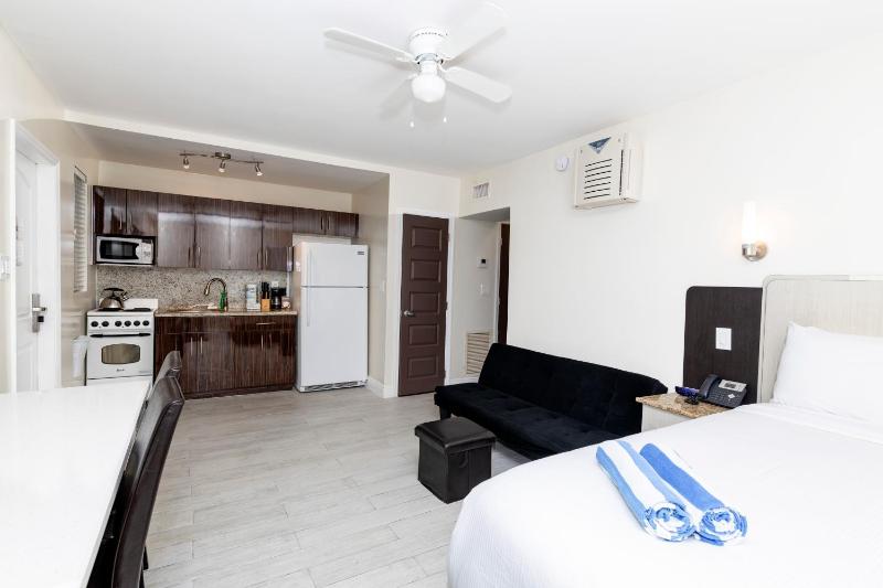 Caribbean Resort Suites - image 25