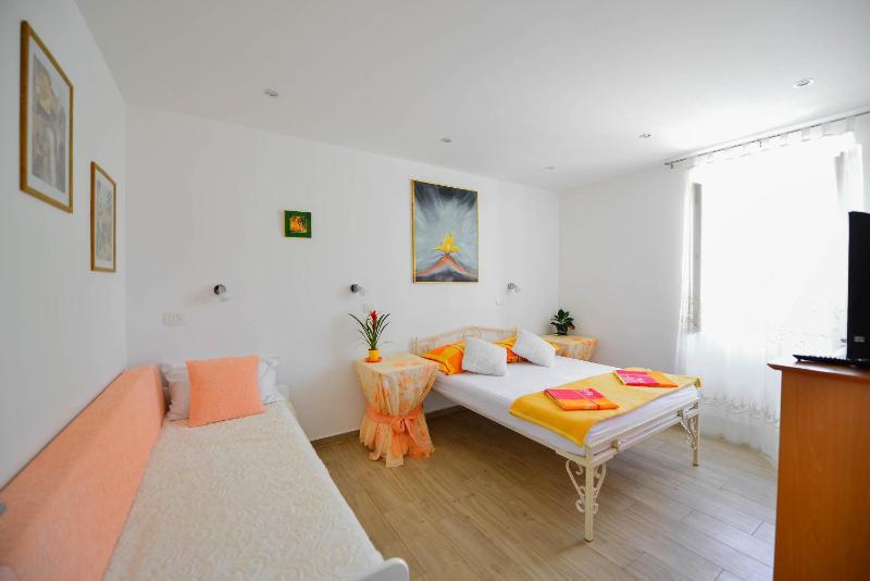 Apartments Bulovic in the very center of Split Images
