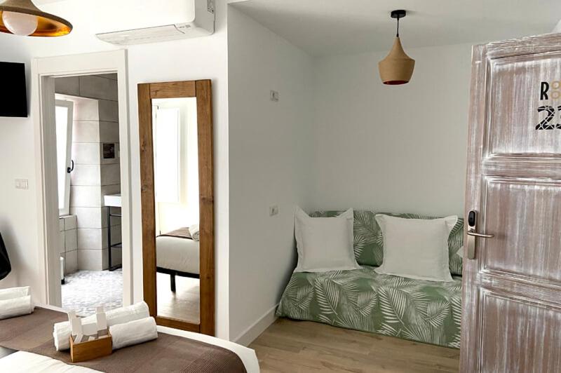 Quadruple Room image 3