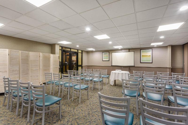 Ramada Plaza by Wyndham Virginia Beach Oceanfront - image 13