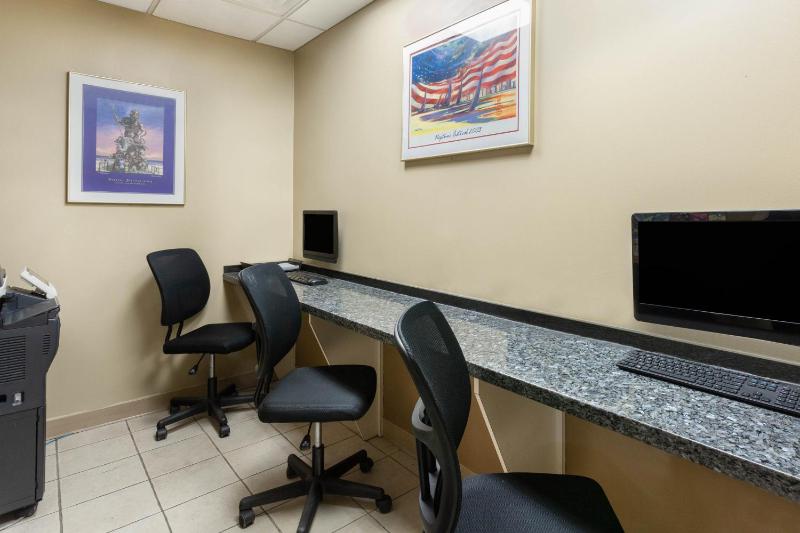 Ramada Plaza by Wyndham Virginia Beach Oceanfront - image 42