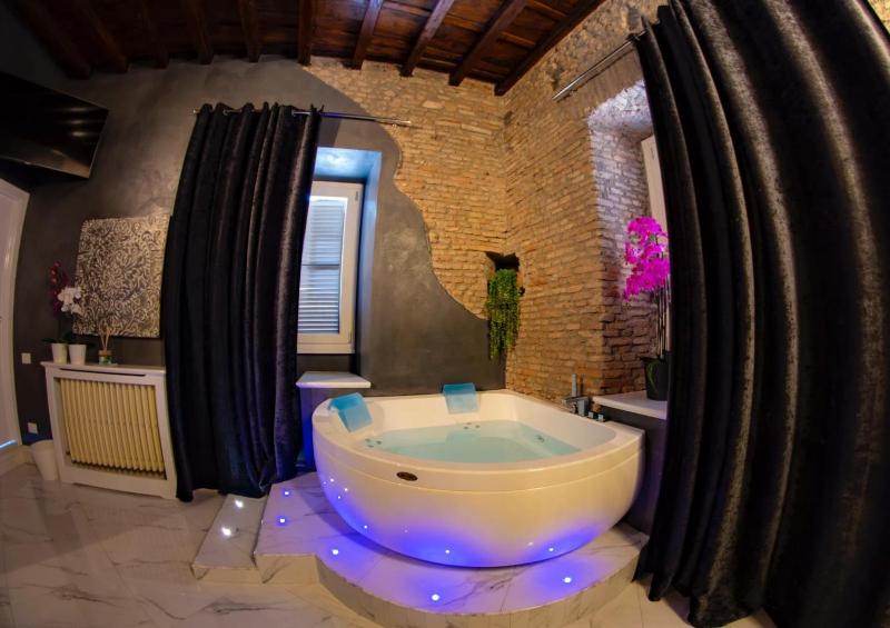 Rhome Luxury suite - image 5