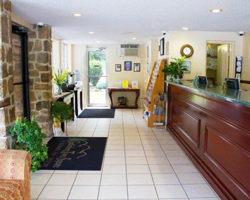 One-Bedroom Apartment image 2