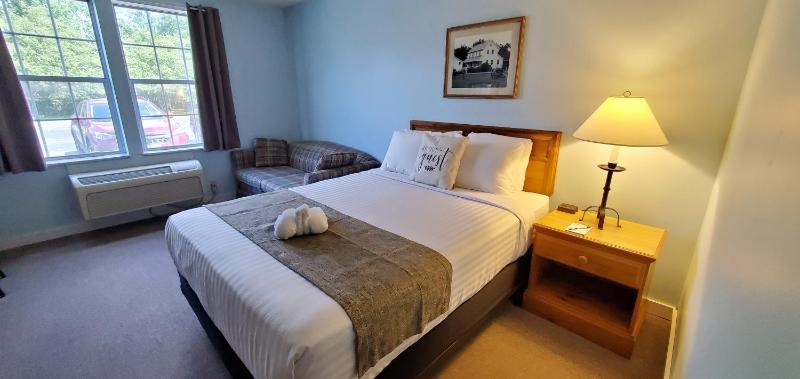 Queen Room - Disability Access image 2