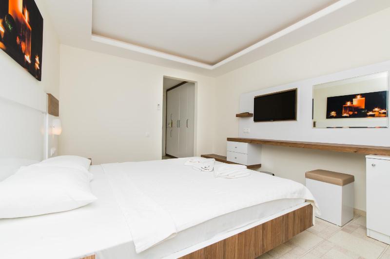 Soothe Hotel - image 7