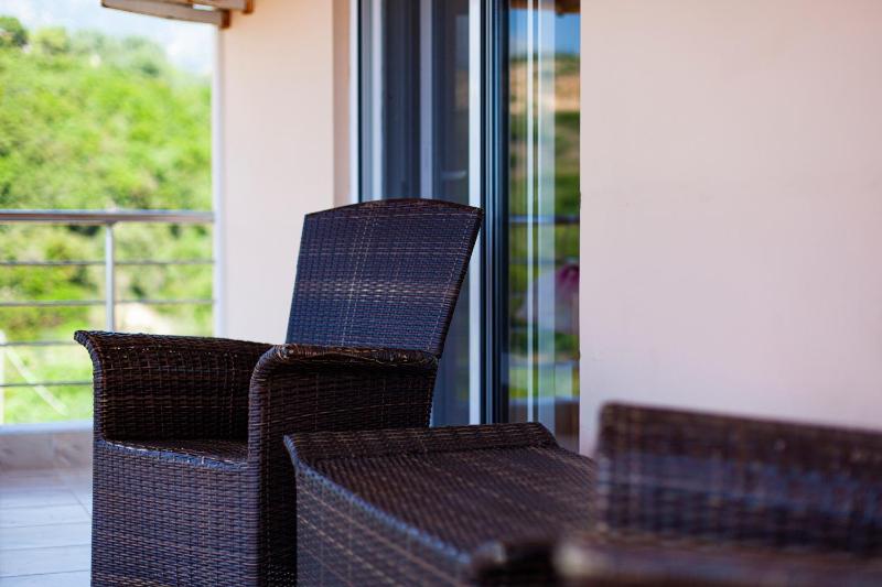 Deluxe Suite with Sea View image 2