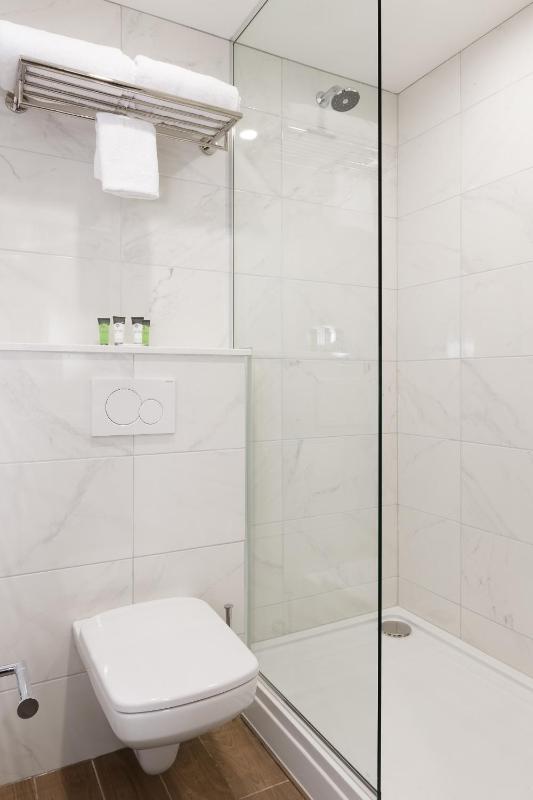 Double Room image 2