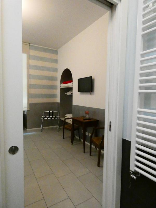 NIDO CENTER IV - image 10