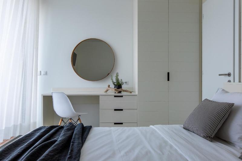 Double Room with Balcony and Sea View image 4