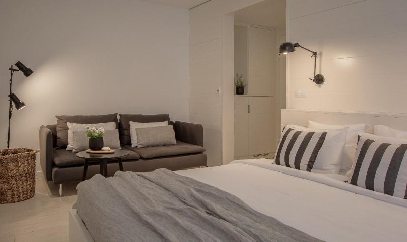 Comfort Double Room with Balcony and Sea View image 4