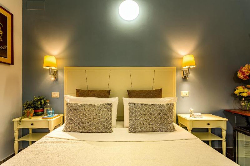 Double Room with Private Bathroom image 4