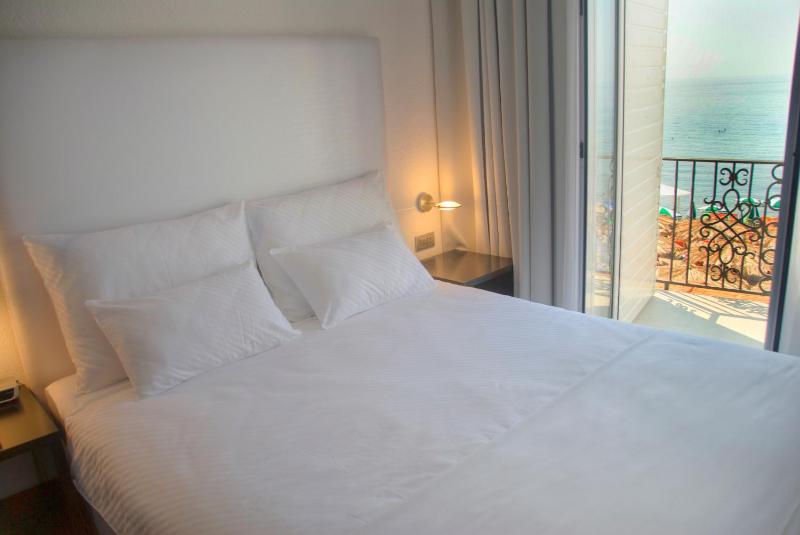 Sea View Suite image 4