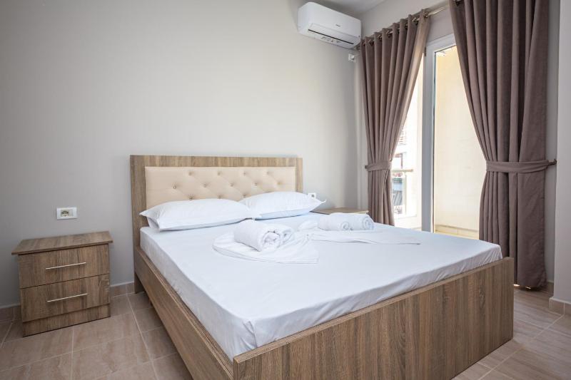 Three-Bedroom Apartment with Balcony (6 Adults) image 4
