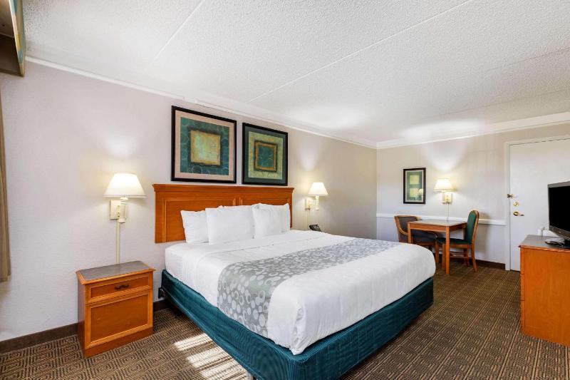 King Room - Disability Access image 3