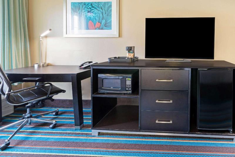 King Room - Disability Access image 4