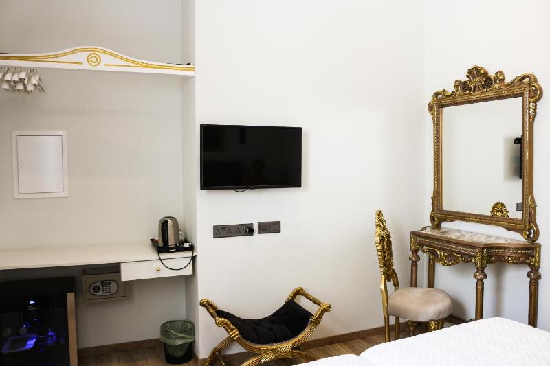 9 Muses Hotel - image 4